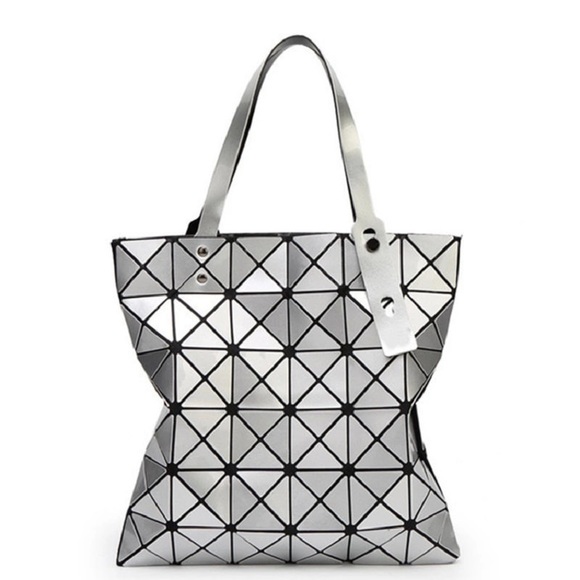 Handbags - SOLD🎉 Geometric Shoulder Handbag